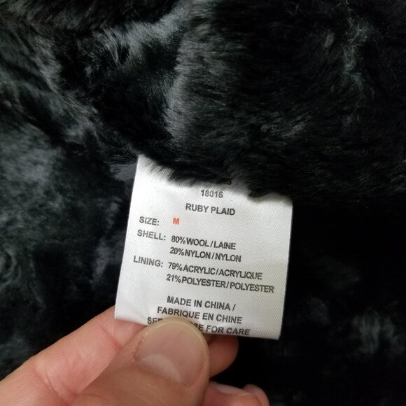 ✅Woolrich Women’s Vest Wool Blend Ruby Plaid Faux Fur Red Black Size MEDIUM - Picture 8 of 11